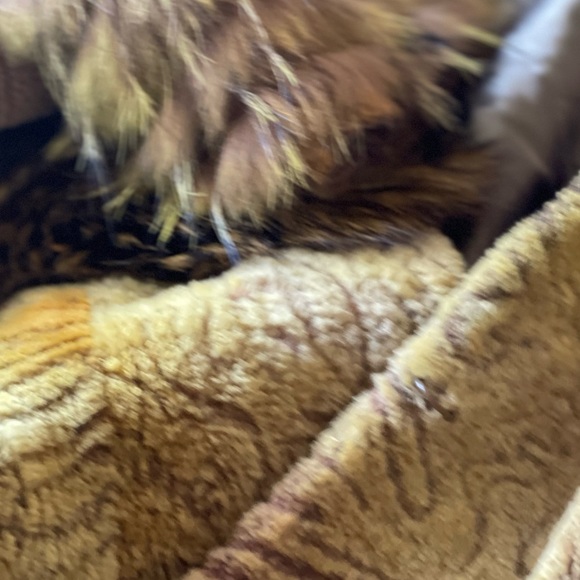 RARE vtg 1970s 100% authentic lamb skin Racoon Fur trim Yellow coat Penny lane - Picture 11 of 15